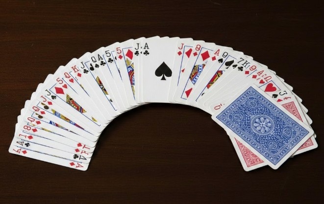 Online rummy runs faster than a physical game